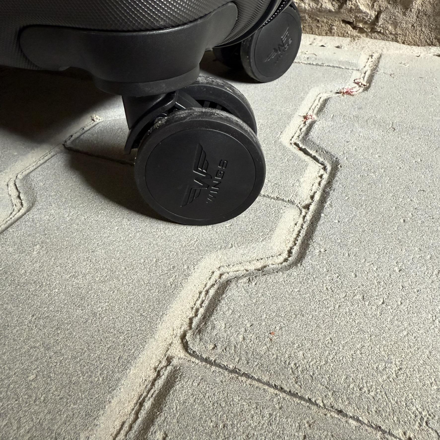 Чемодан Wings PEA01 дорожный М Графитовый (26557316) - фото 8