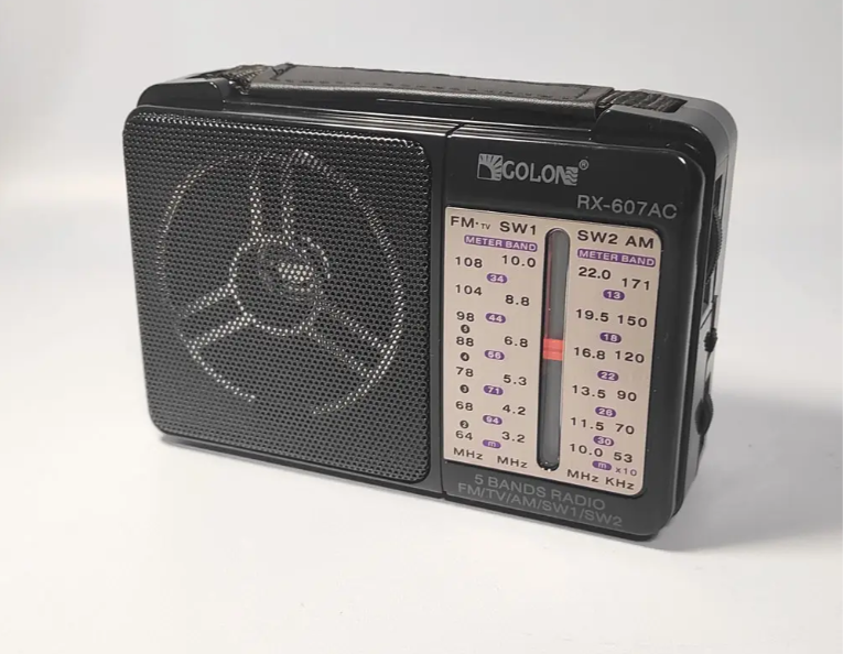 Радиоприемник Golon RX-607AC AM/FM/SW с аккумулятором/USB/microSD и фонариком Черный