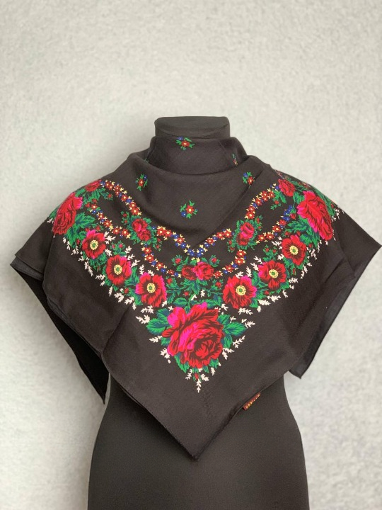 Платок шерстяной Красные цветы Черный (29439533)