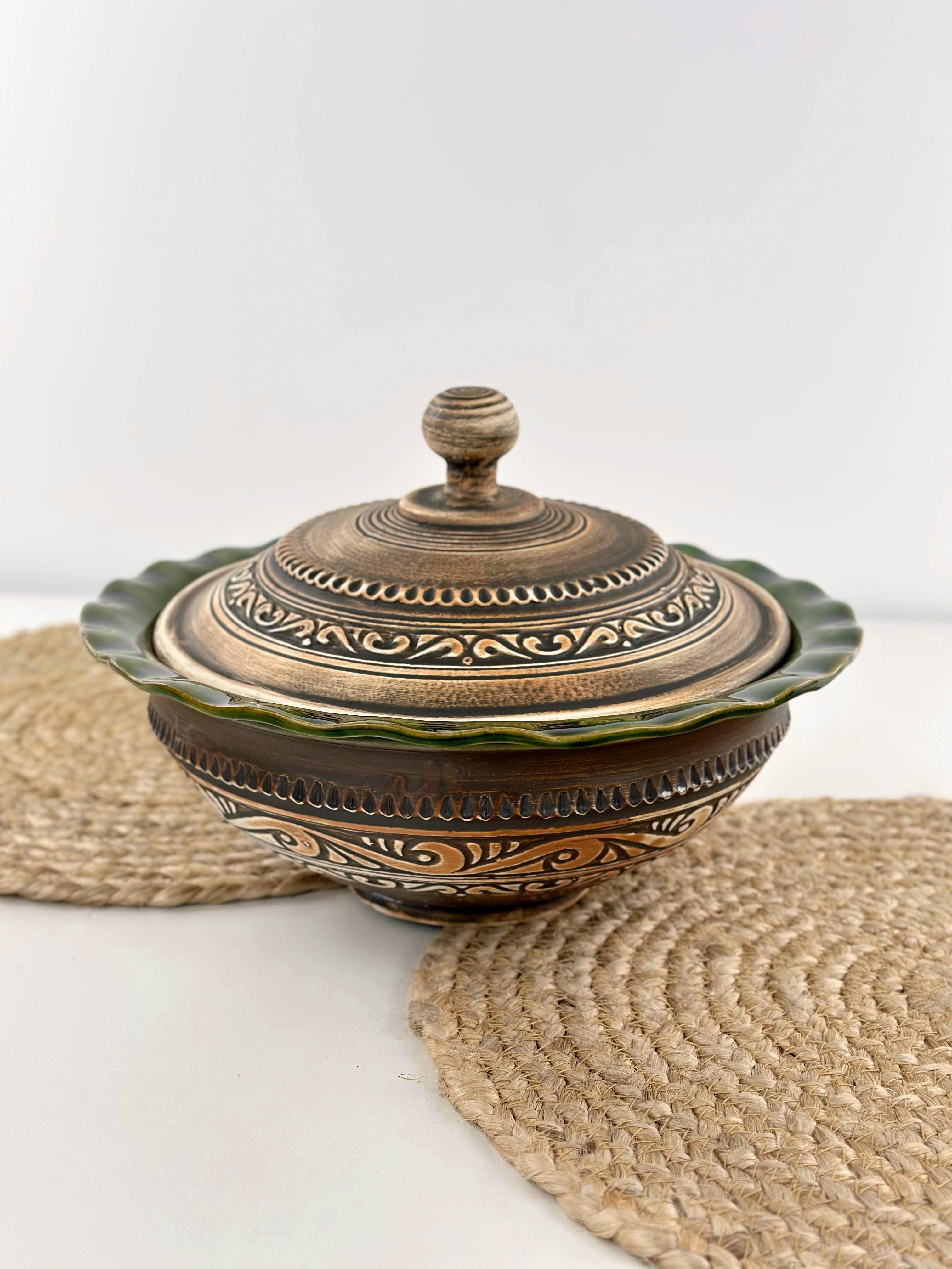 Миска-волна с крышкой глиняная Гражда 2,5 л Коричневый (17018-5) Миска-волна с крышкой глиняная Гражда 2,5 л Коричневый (17018-5)