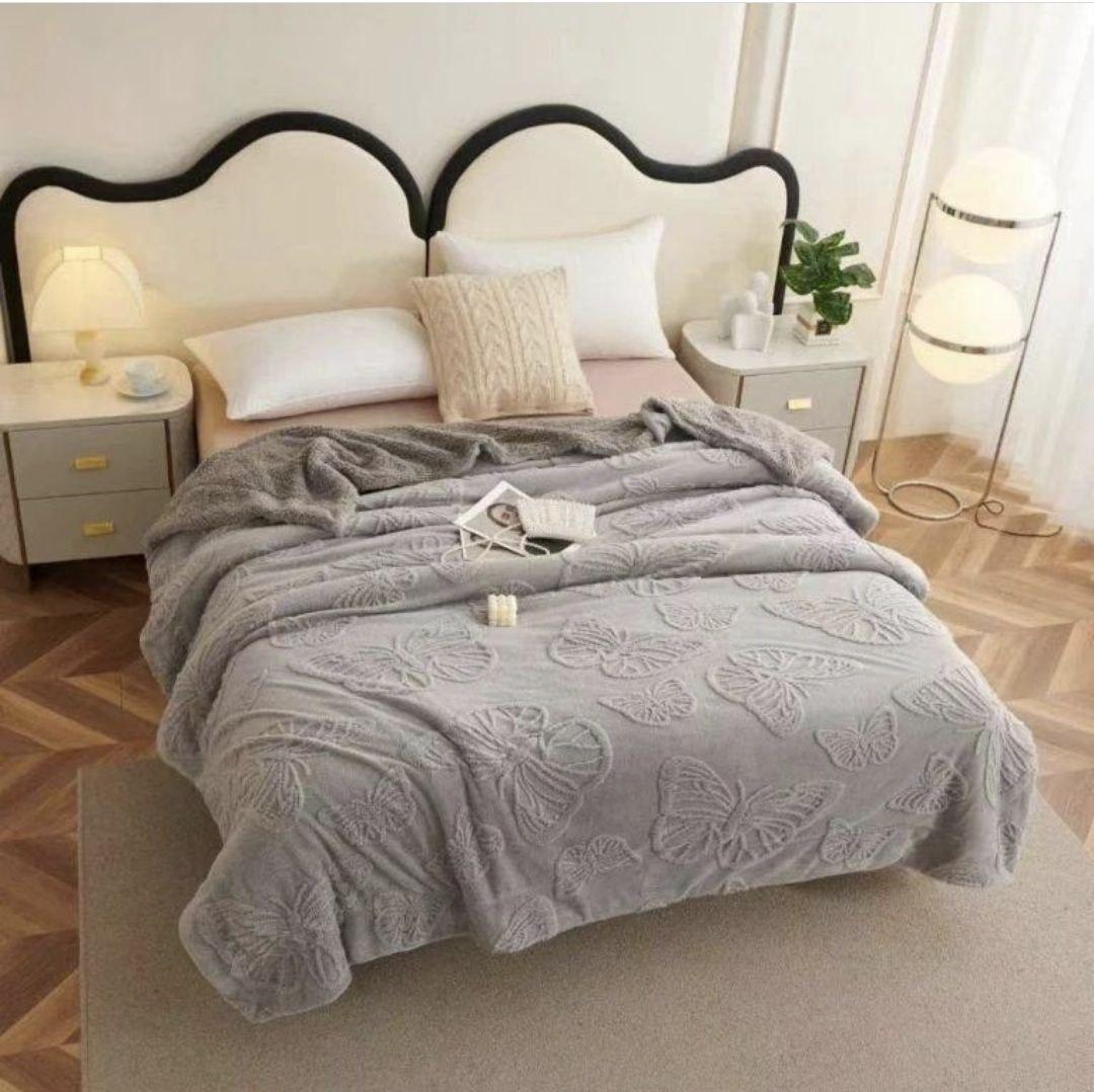 Плед-покрывало двусторонний Colorful Home Бабочки на овчине 200x230 см Светло-серый (464)