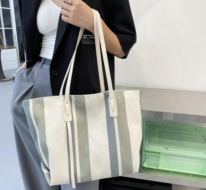 Женская сумка-тоут в полоску 26х33х15 см Серый (11436) - фото 2 Женская сумка-тоут в полоску 26х33х15 см Серый (11436) - фото 2