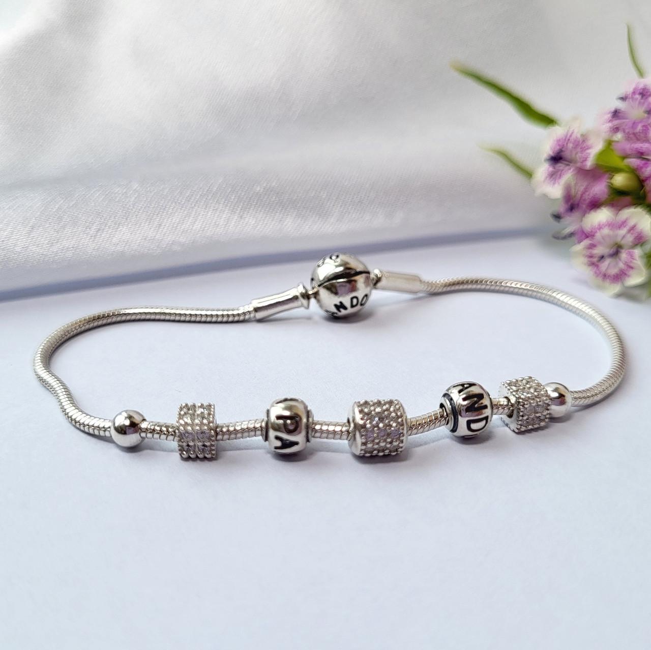 Браслет на руку Тонда с подвесками в белых камнях из серебра 19 см 10,35 г (6322)