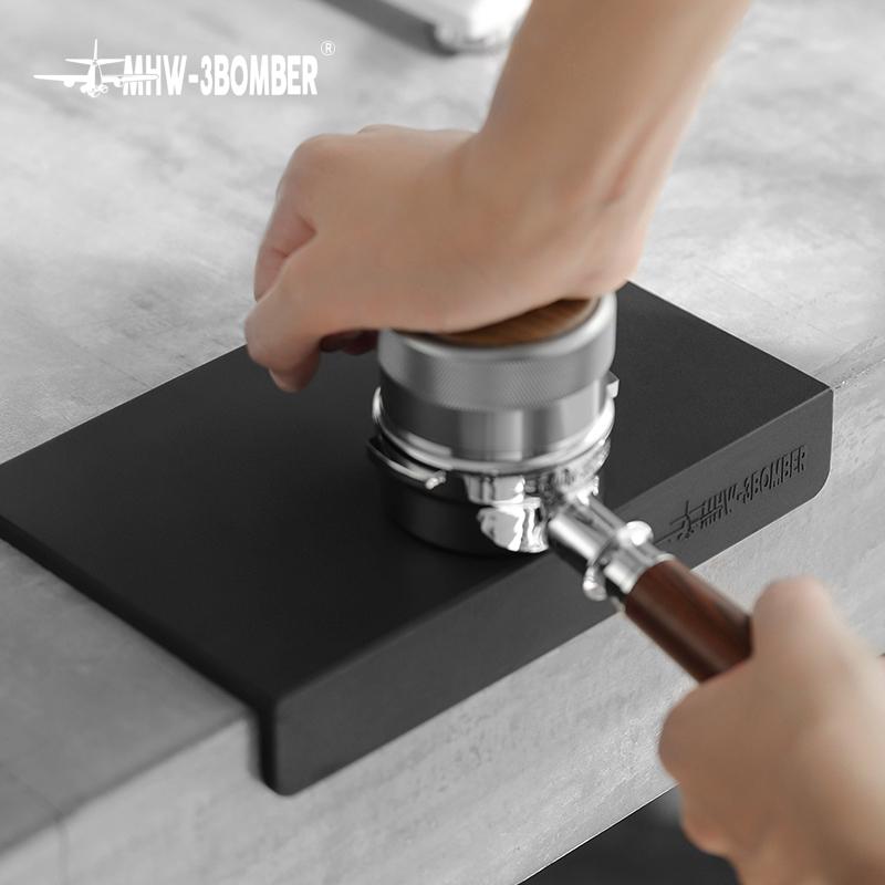 Силиконовый коврик MHW-3BOMBER Tamping Mat 235x145 мм Black (SP5312B) - фото 2 Силиконовый коврик MHW-3BOMBER Tamping Mat 235x145 мм Black (SP5312B) - фото 2