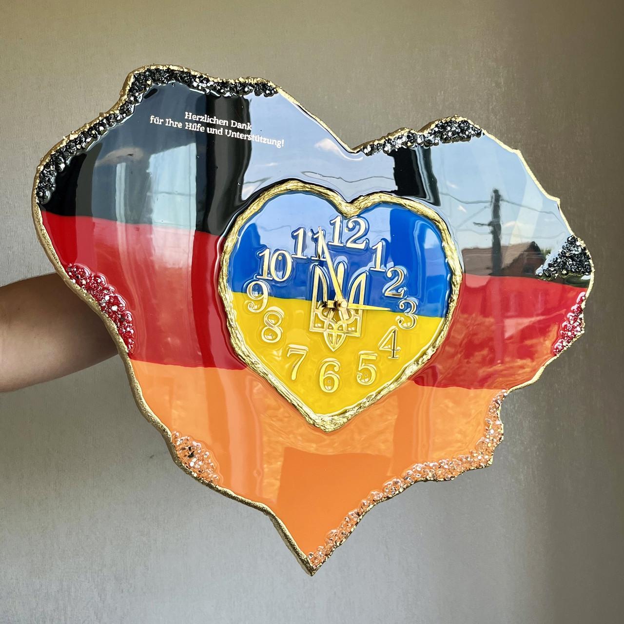 Часы настенные из эпоксидной смолы Украина & Германия 60х48 см
