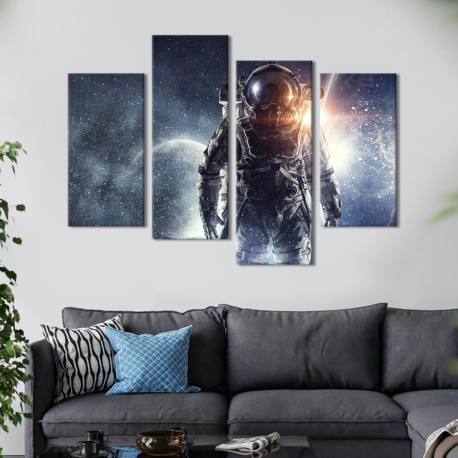 Картина модульная из 4 частей Космонавт на орбите Земли L 129x90 см (516-42)