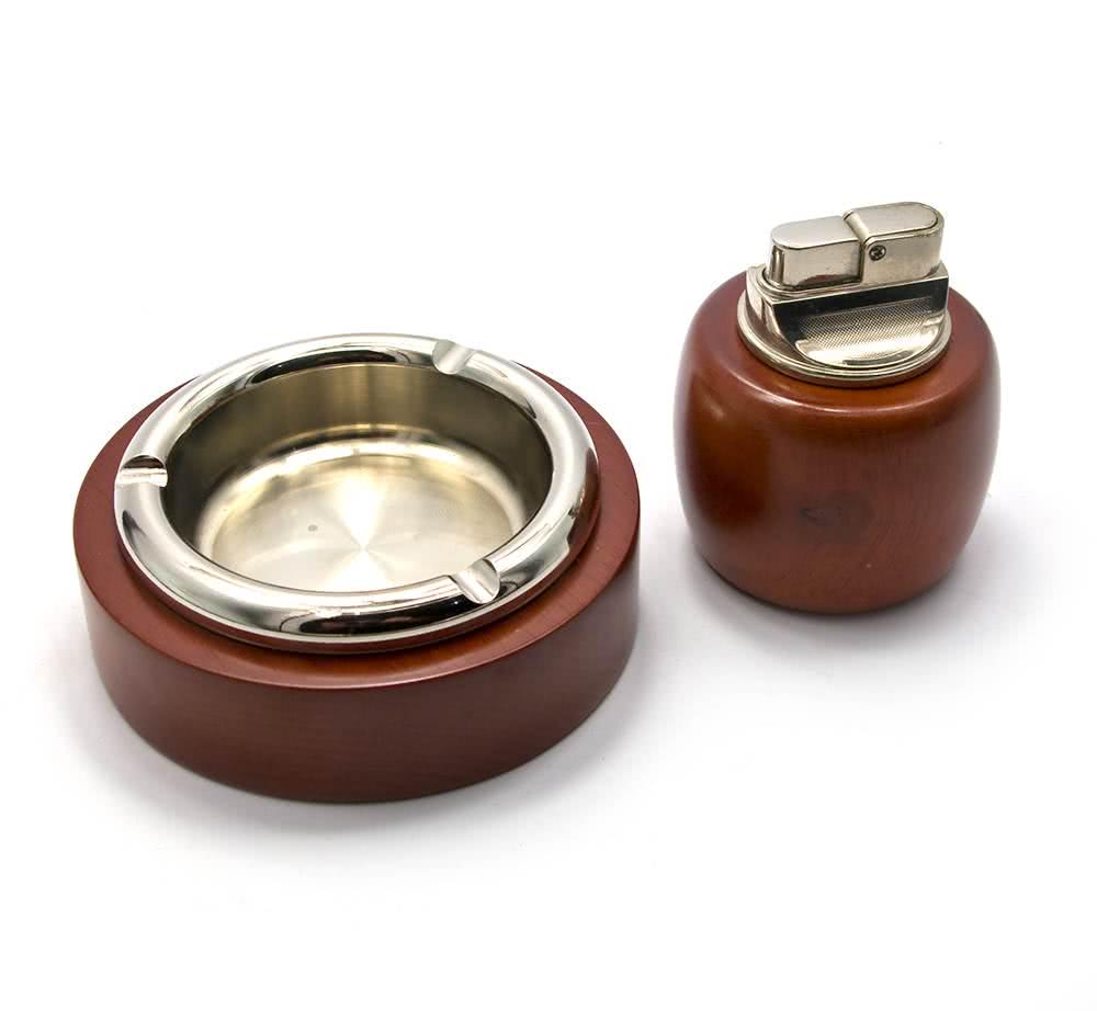 Пепепельница с зажигалкой 19х16,5х4,5 см (45777) Пепепельница с зажигалкой 19х16,5х4,5 см (45777)