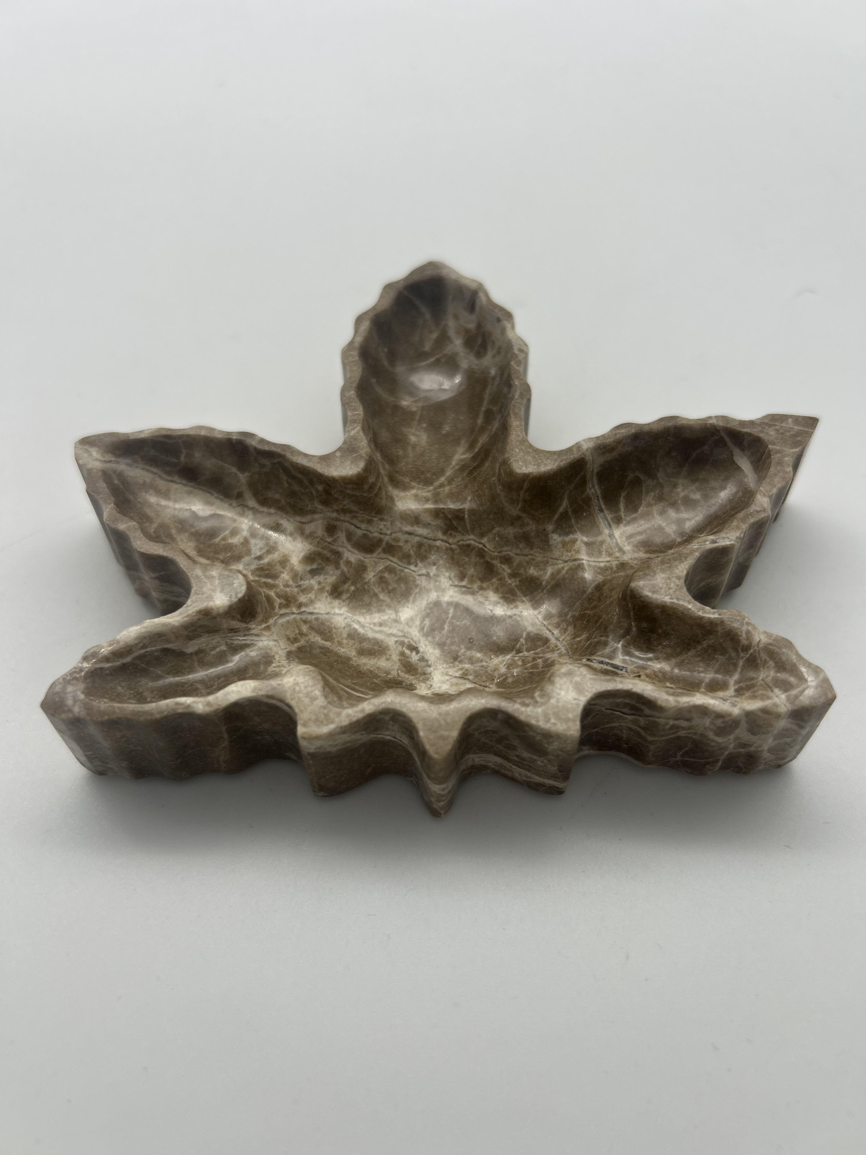 Пепельница мраморная Листок Белый (6277219)