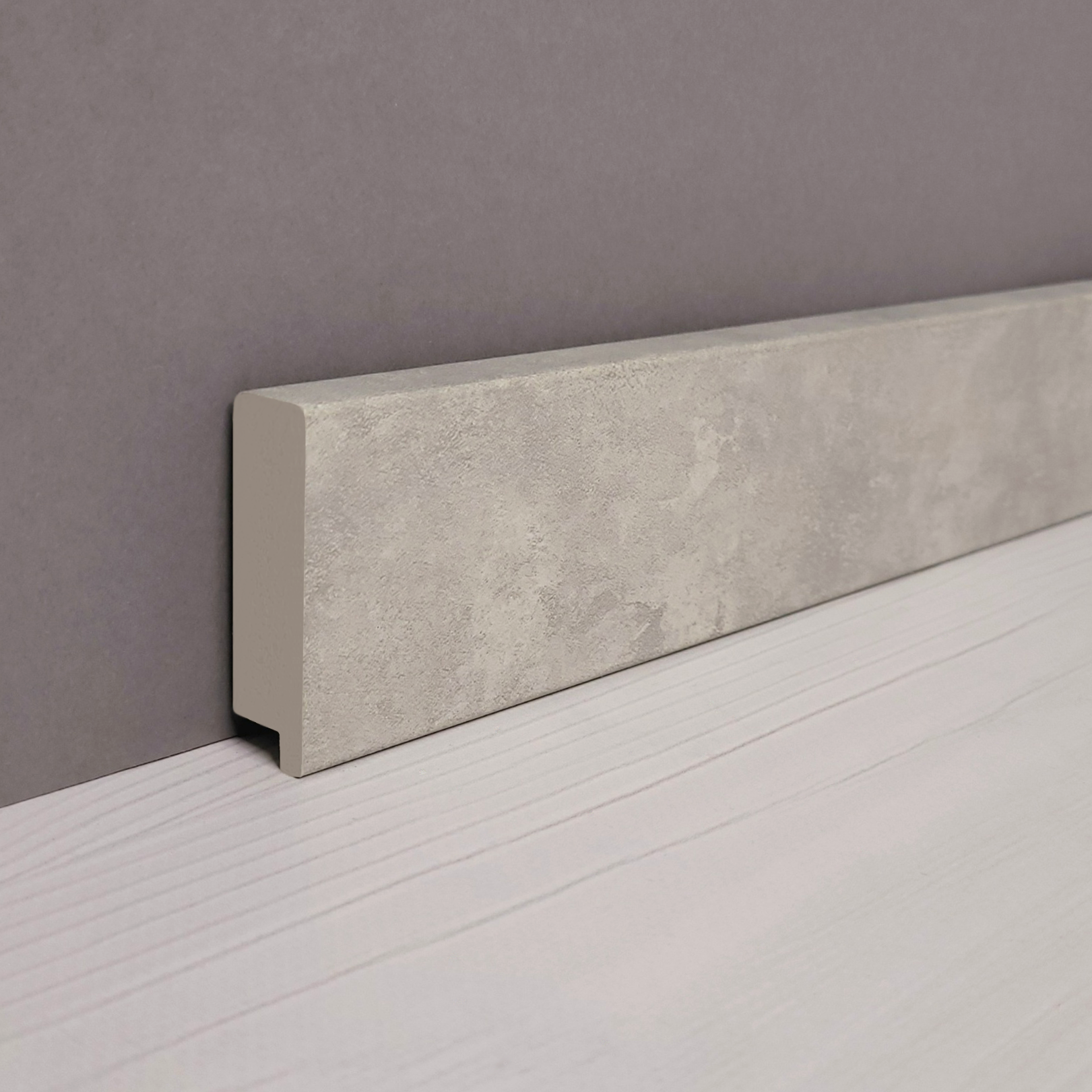 Плинтус дюрополимерный 55х15х2900 мм Светлый бетон (5515A-20175)