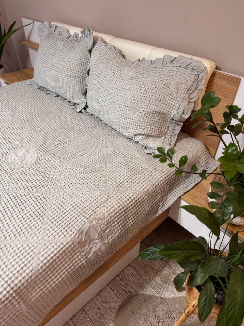 Комплект вафельний євро покривало 200х230 см/наволочки 50х70 см 2 шт. Сірий (П4К-al-n-vaf-002) - фото 2 Комплект вафельний євро покривало 200х230 см/наволочки 50х70 см 2 шт. Сірий (П4К-al-n-vaf-002) - фото 2