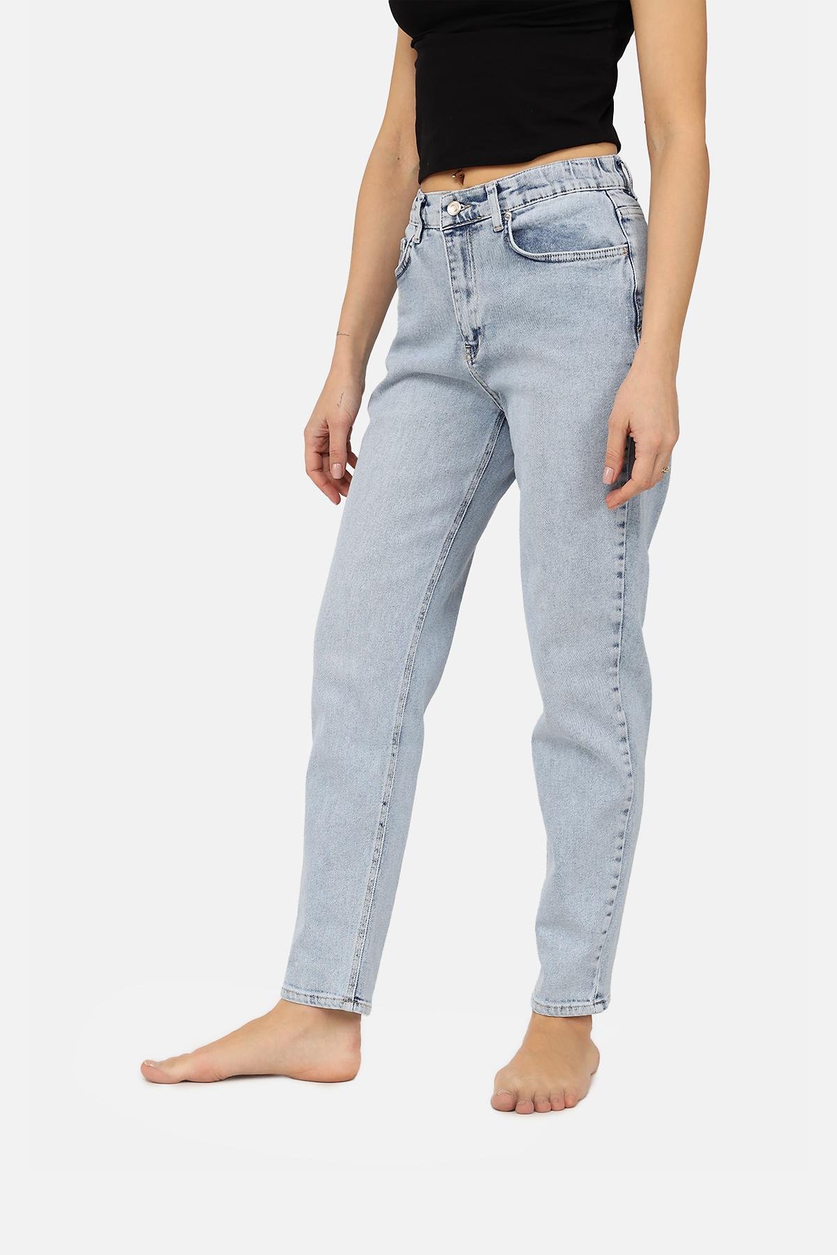 Джинси жіночі Mom ЦБ-00270119 р. 46 Блакитний (SKT001045532) - фото 3 Джинси жіночі Mom ЦБ-00270119 р. 46 Блакитний (SKT001045532) - фото 3