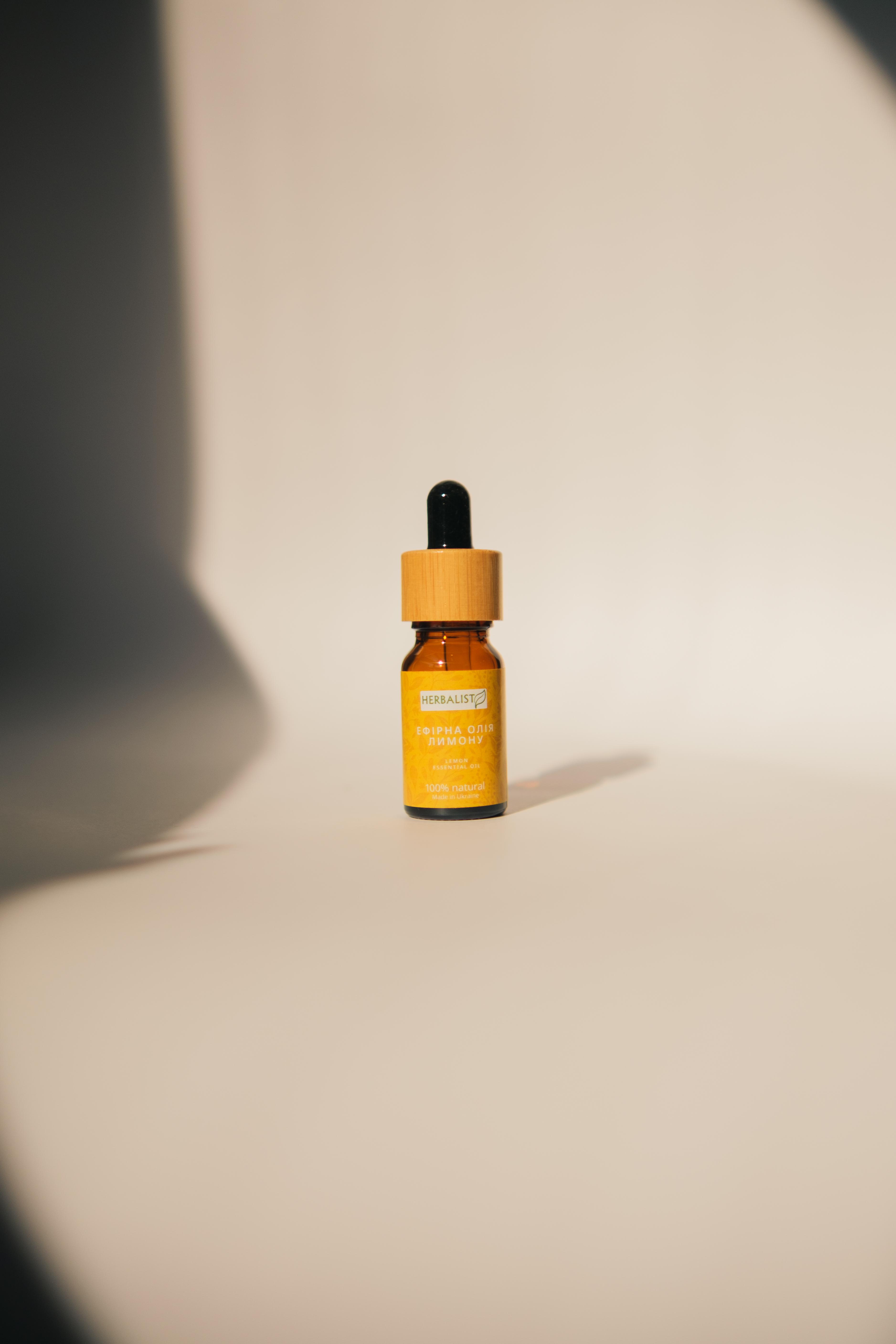 Ефірна олія лимону HERBALIST 100% натуральний концентрат 5 мл (30853806) Ефірна олія лимону HERBALIST 100% натуральний концентрат 5 мл (30853806)