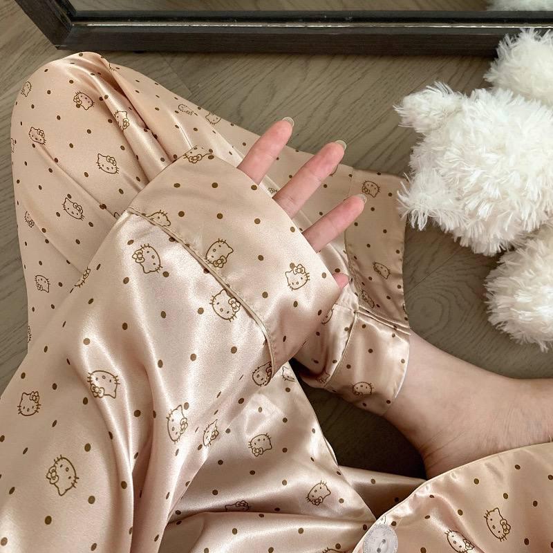 Пижама для девочки подростковая с принтом Hello Kitty 152-160 см 10-13 лет Золотой (10401) - фото 5 Пижама для девочки подростковая с принтом Hello Kitty 152-160 см 10-13 лет Золотой (10401) - фото 5