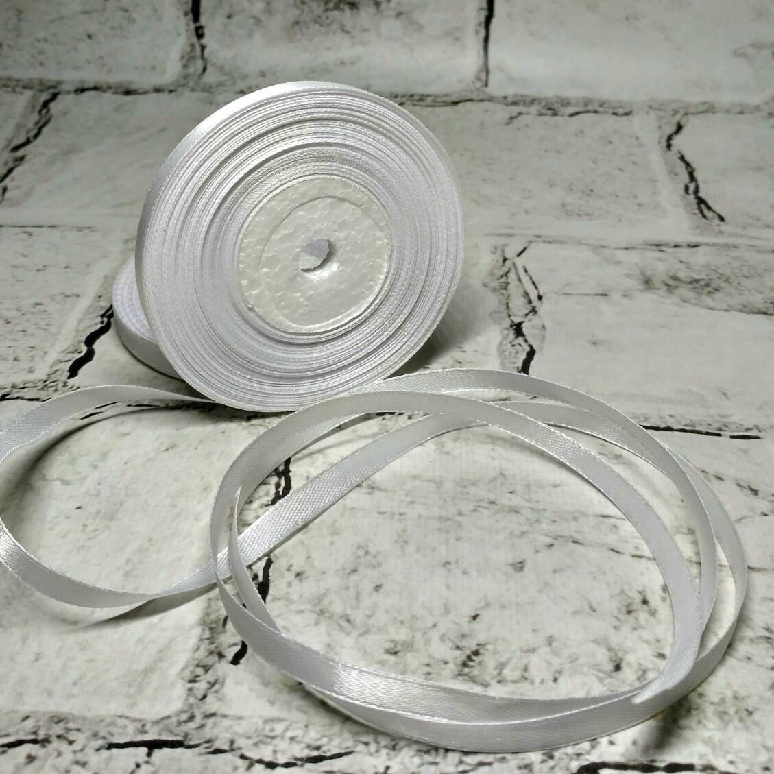 Лента атласная 1 см 23 м Белый (25-5881)