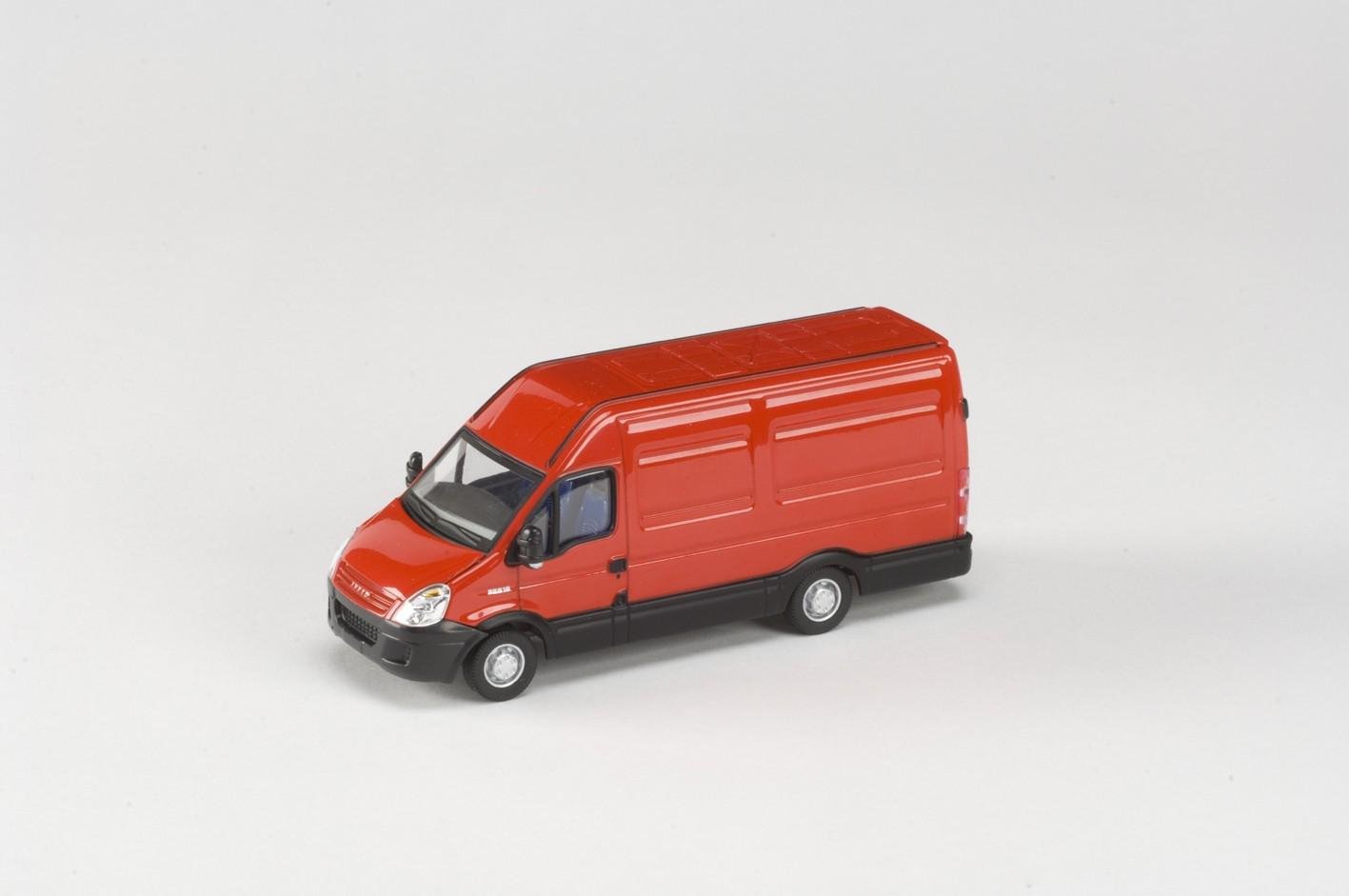 Коллекційна модель Мікроавтобус Iveco Van New HF 1:43