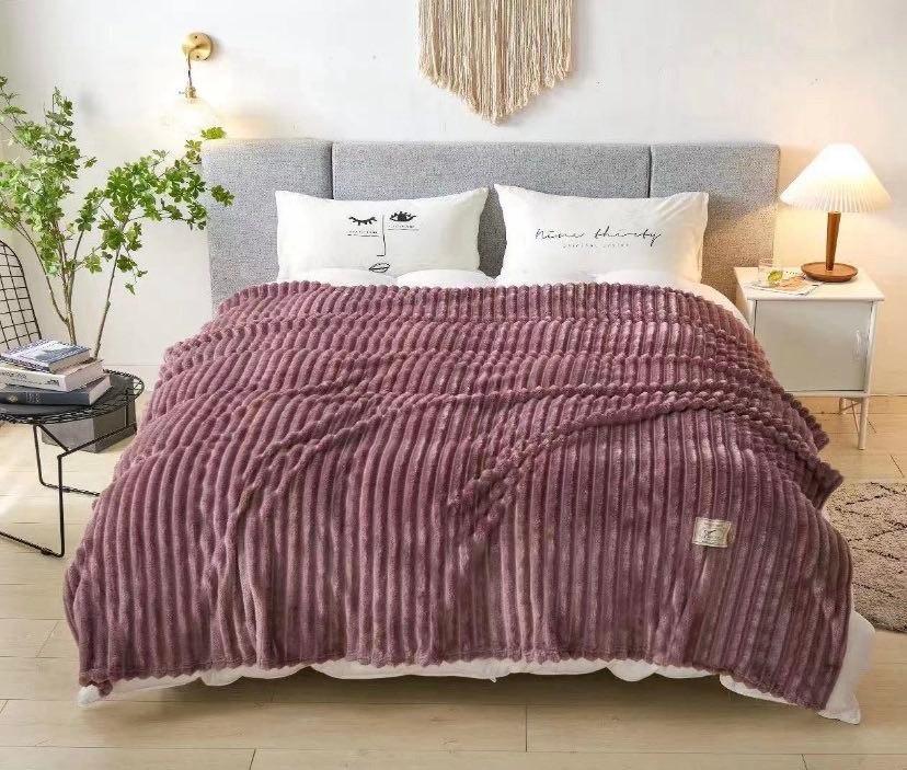 Плед-покрывало Koloco Велюр Шарпей 200x230 см Сиреневый (16-167-10) Плед-покрывало Koloco Велюр Шарпей 200x230 см Сиреневый (16-167-10)