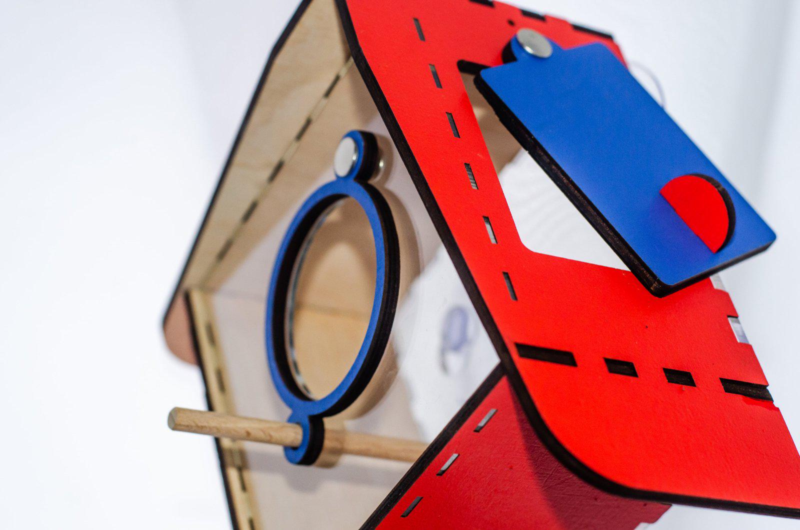 Кормушка на окно на присосках Колокольчик Красный (0002162) - фото 6 Кормушка на окно на присосках Колокольчик Красный (0002162) - фото 6