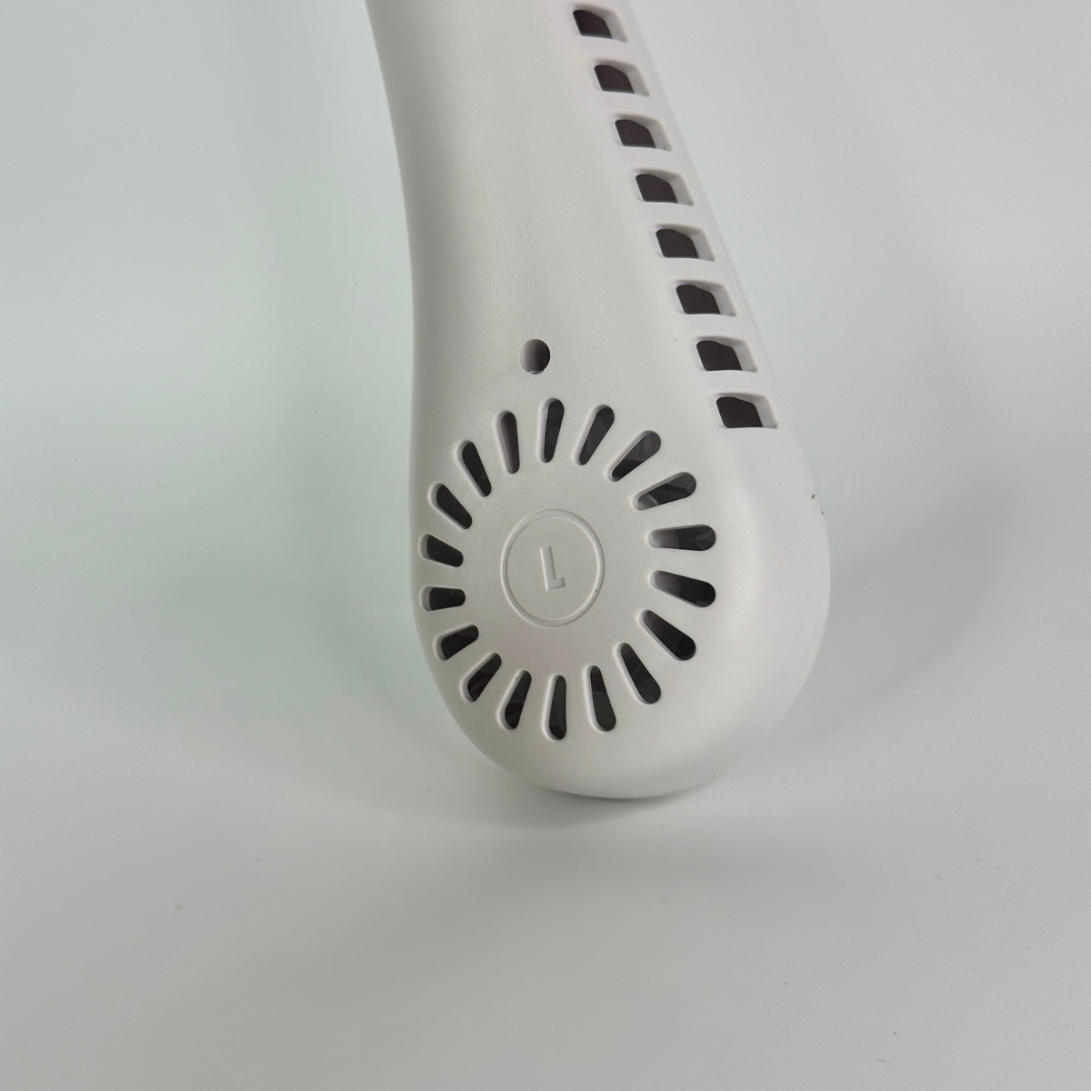 Вентилятор на шею Neck Fun безлопастный аккумуляторный Белый (NFX-5-White) - фото 6 Вентилятор на шею Neck Fun безлопастный аккумуляторный Белый (NFX-5-White) - фото 6