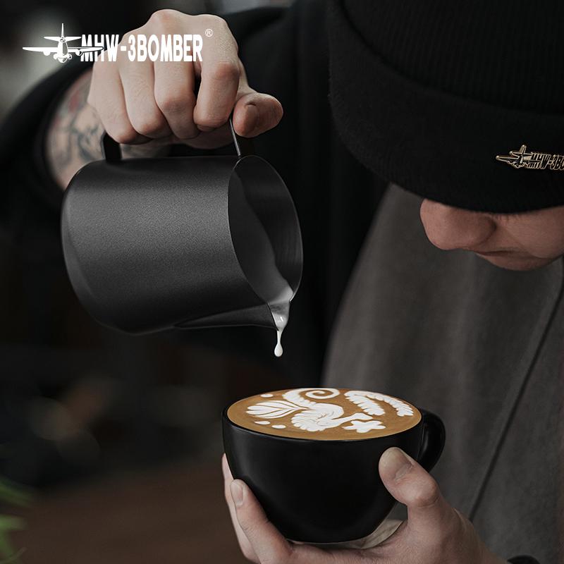 Питчер с ручкой для молока MHW-3BOMBER GT 600 мл Черный (P5184-OS) - фото 2 Питчер с ручкой для молока MHW-3BOMBER GT 600 мл Черный (P5184-OS) - фото 2