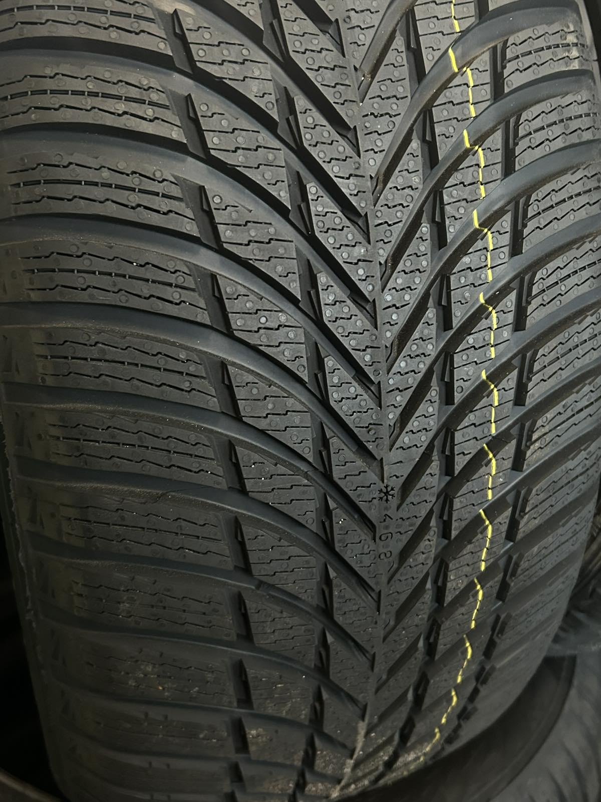 Шина зимова Nokian 2 SUV 215/55 R18 95T - фото 2