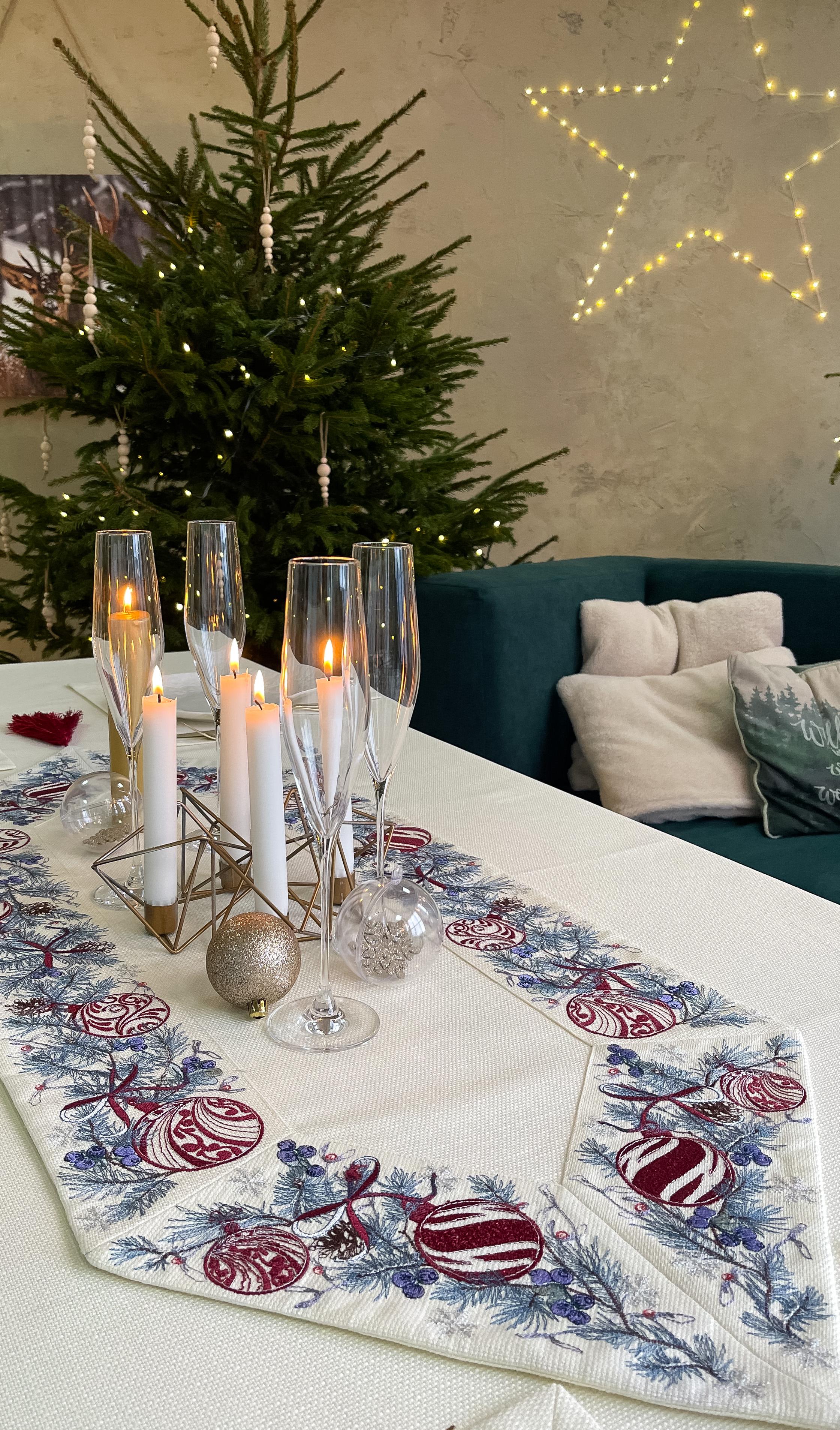 Доріжка на стіл новорічна Едельвіка Зимова краса 1,07х0,43 м Бежевий (379-21/00)