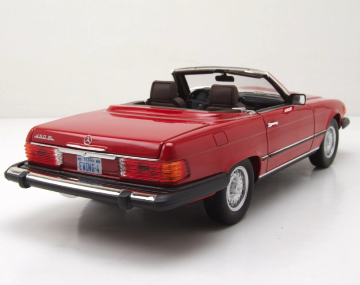 Модель автомобиля Norev 1:18 Mercedes-Benz 450 SL R107 1979 Red (183729) - фото 2 Модель автомобиля Norev 1:18 Mercedes-Benz 450 SL R107 1979 Red (183729) - фото 2