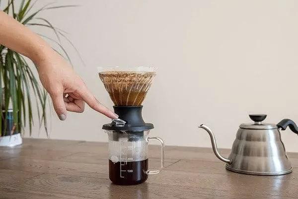 Набір Hario Імерсійний пуровер з клапаном/фільтри/графин - фото 3 Набір Hario Імерсійний пуровер з клапаном/фільтри/графин - фото 3
