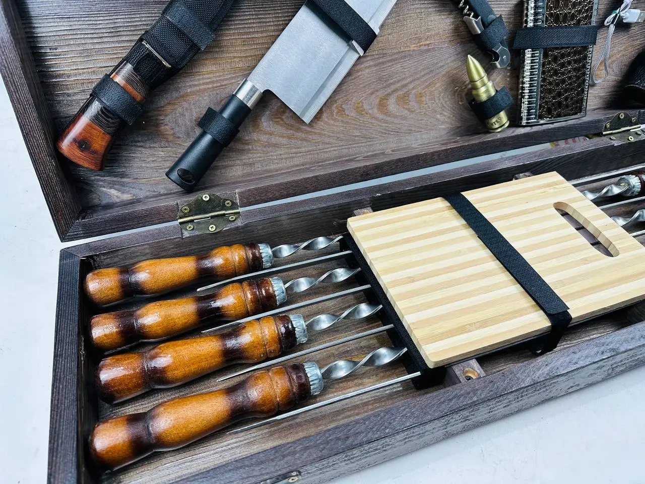 Набір шампурів у кейсі Грізлі люксовий ящик дерев'яний з нержавіючої сталі (2-10-KS-7808) - фото 6 Набір шампурів у кейсі Грізлі люксовий ящик дерев'яний з нержавіючої сталі (2-10-KS-7808) - фото 6