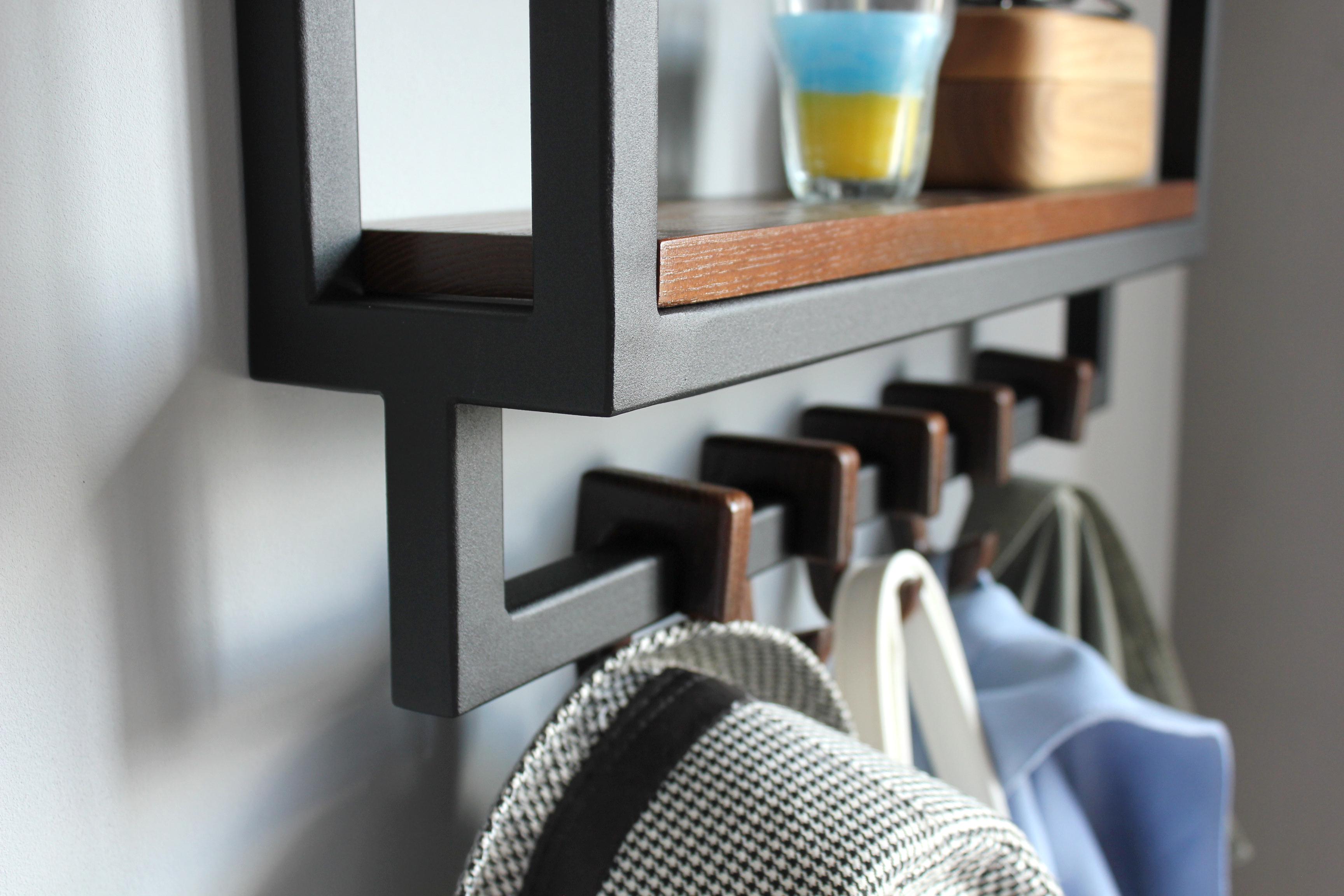 Полка-вешалка из дерева и металла в прихожую с 5 деревянными крючками 50х28,5х15 см (ML-57.2) - фото 5 Полка-вешалка из дерева и металла в прихожую с 5 деревянными крючками 50х28,5х15 см (ML-57.2) - фото 5