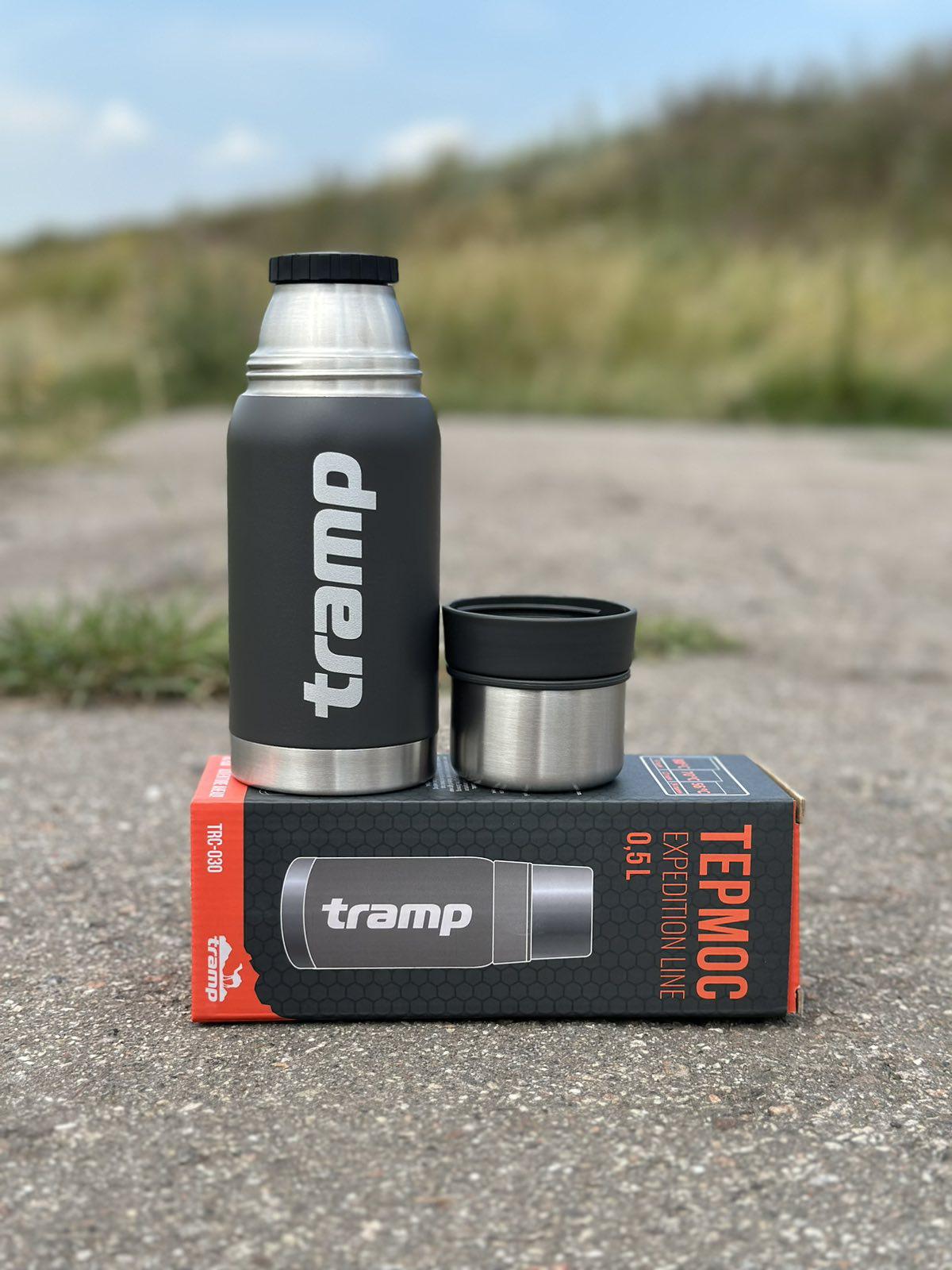 Термос для напитков Tramp expeditio с нержавейки держит 24 ч. 0,5 л (TRC-030-grey) - фото 2 Термос для напитков Tramp expeditio с нержавейки держит 24 ч. 0,5 л (TRC-030-grey) - фото 2