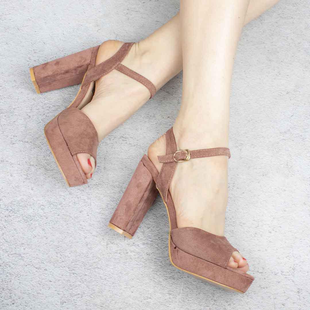 Босоножки женские 330850 р. 35 23 см