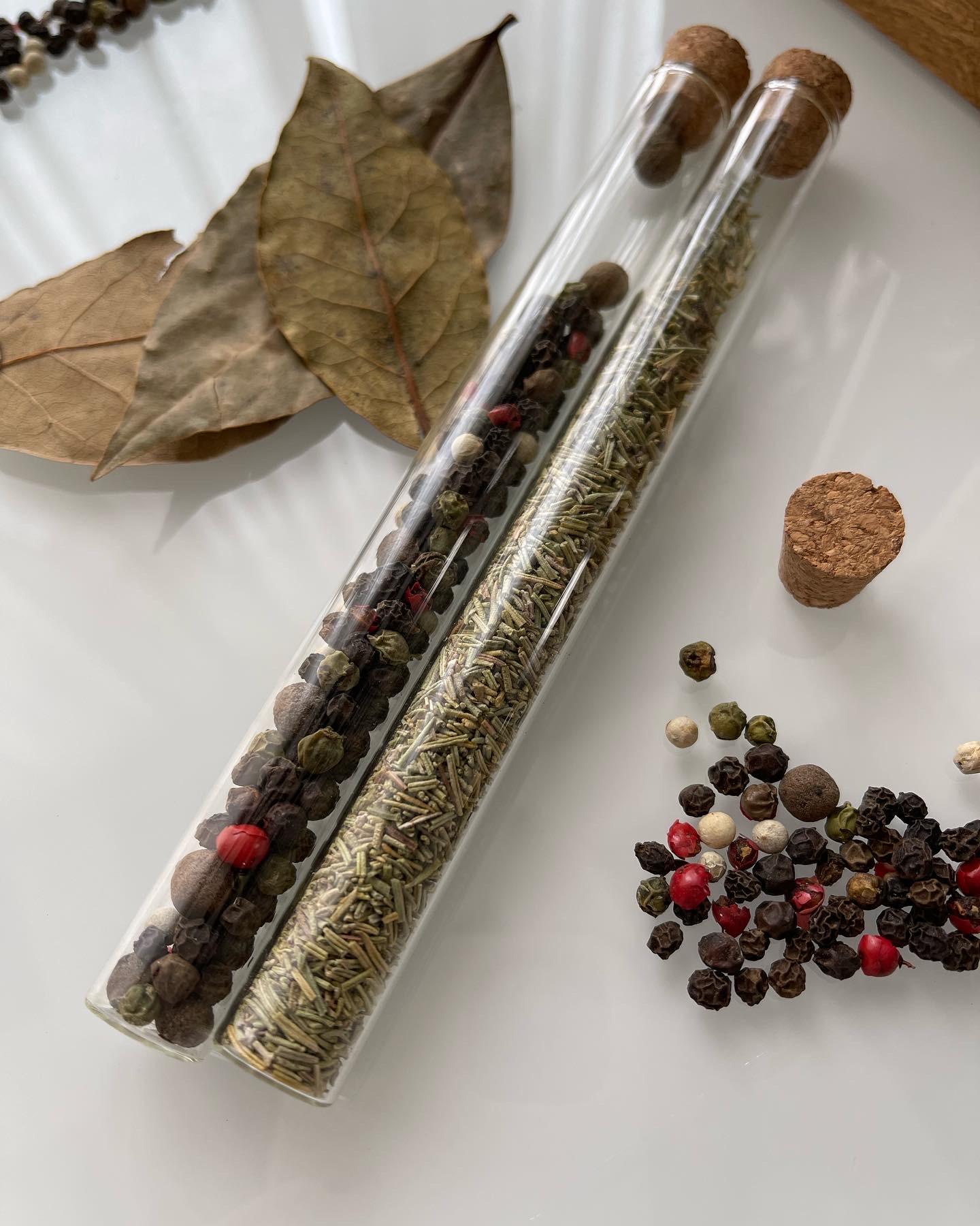 Набор емкостей для специй деревянный на подставке 5 колб 22х15х4 см (243) - фото 4 Набор емкостей для специй деревянный на подставке 5 колб 22х15х4 см (243) - фото 4