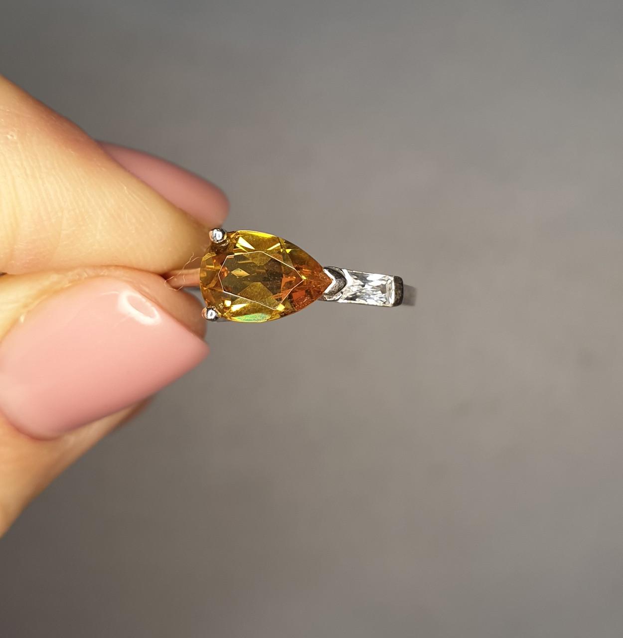 Кольцо серебряное с султанитом р. 17 1,82 г (1645475324)