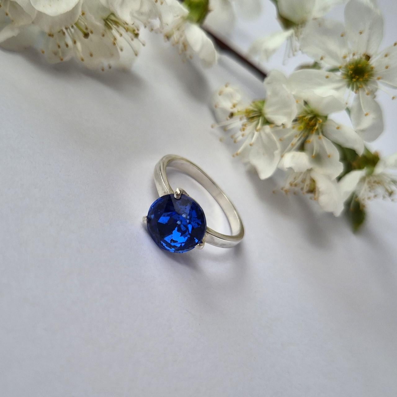 Кольцо серебряное 1455 с синим камнем 925 пробы 2,23 г р. 18 (34478600)