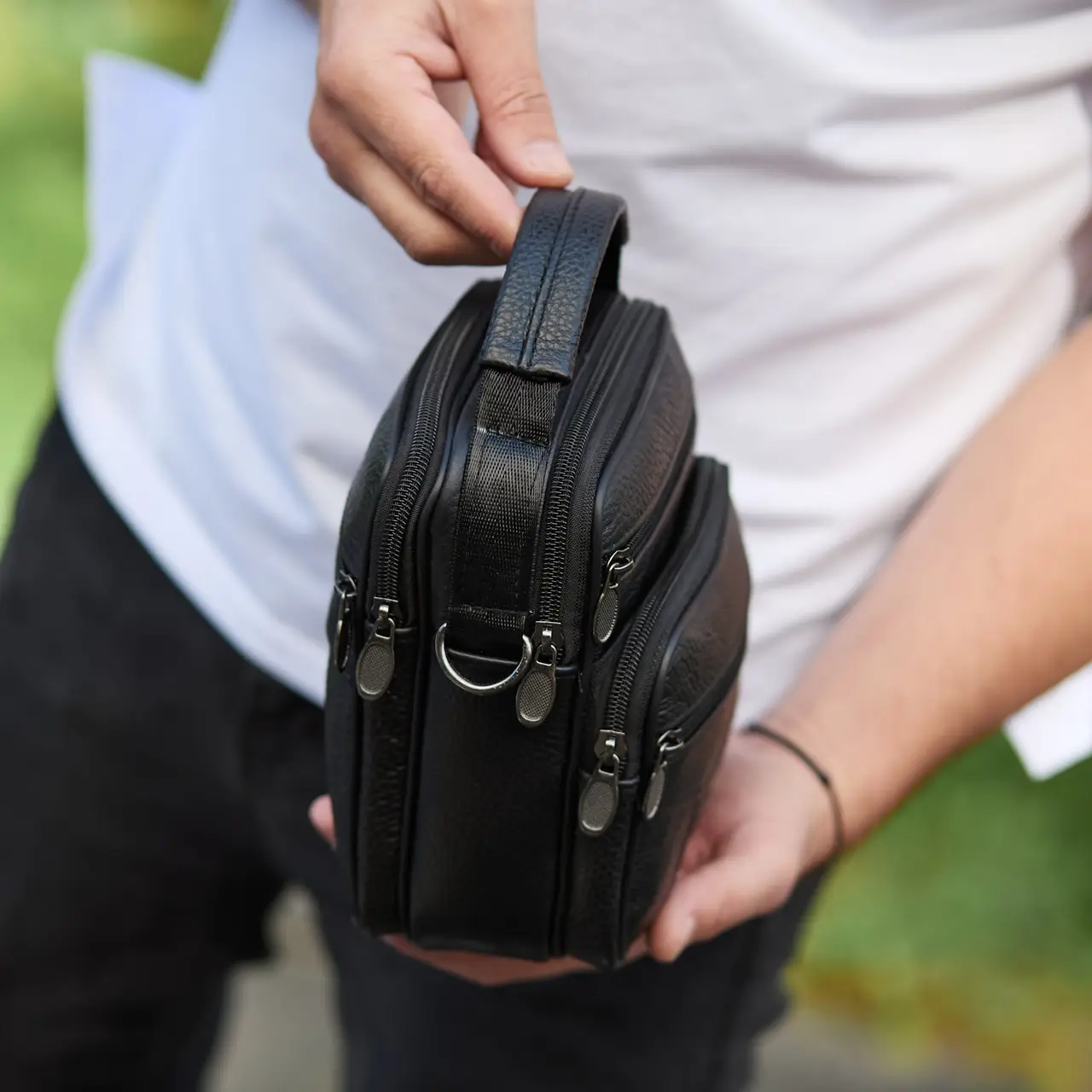 Сумка-барсетка через плечо с ручкой кожаная мужская Tiding Bag 17x21x9 см Черный - фото 6 Сумка-барсетка через плечо с ручкой кожаная мужская Tiding Bag 17x21x9 см Черный - фото 6