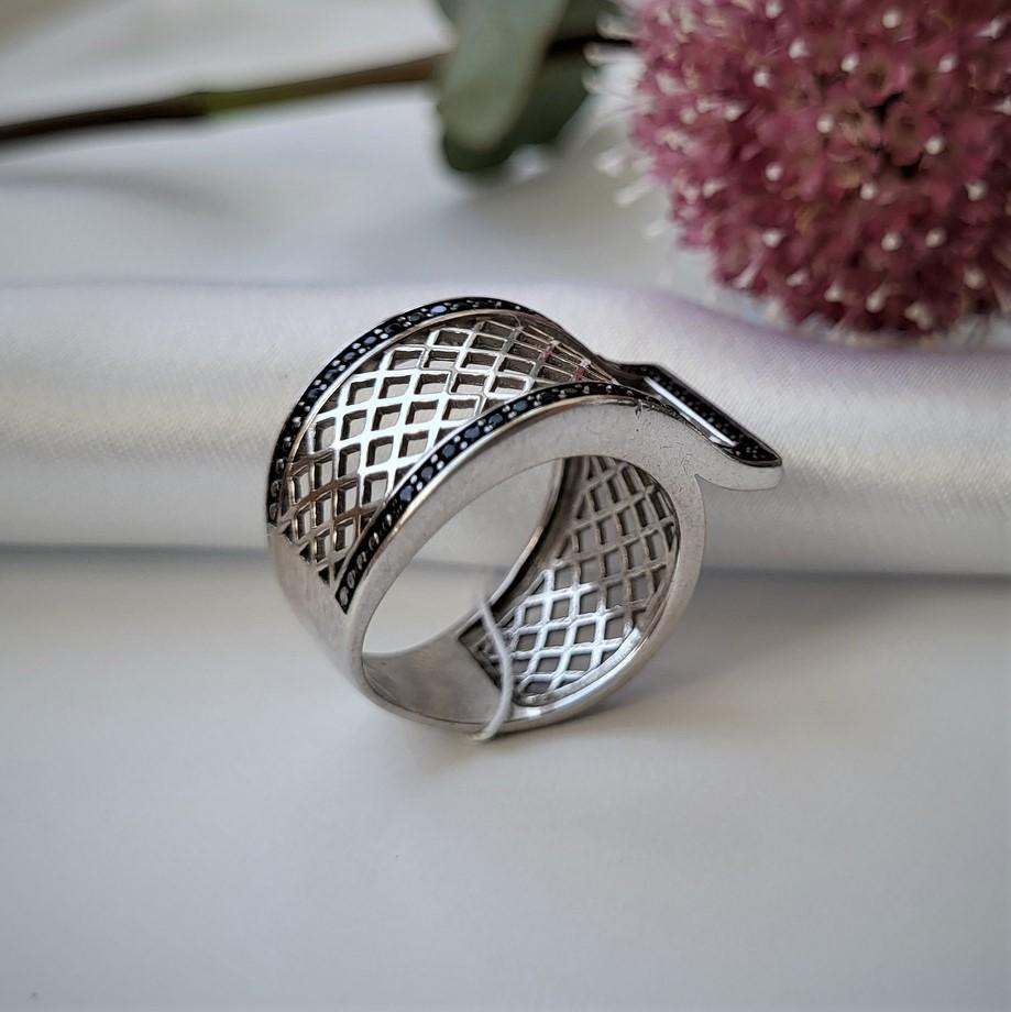 ᐉ Кольцо женское широкое Сетка из серебра р. 18,5 925 проба 7,20 г (1418р)