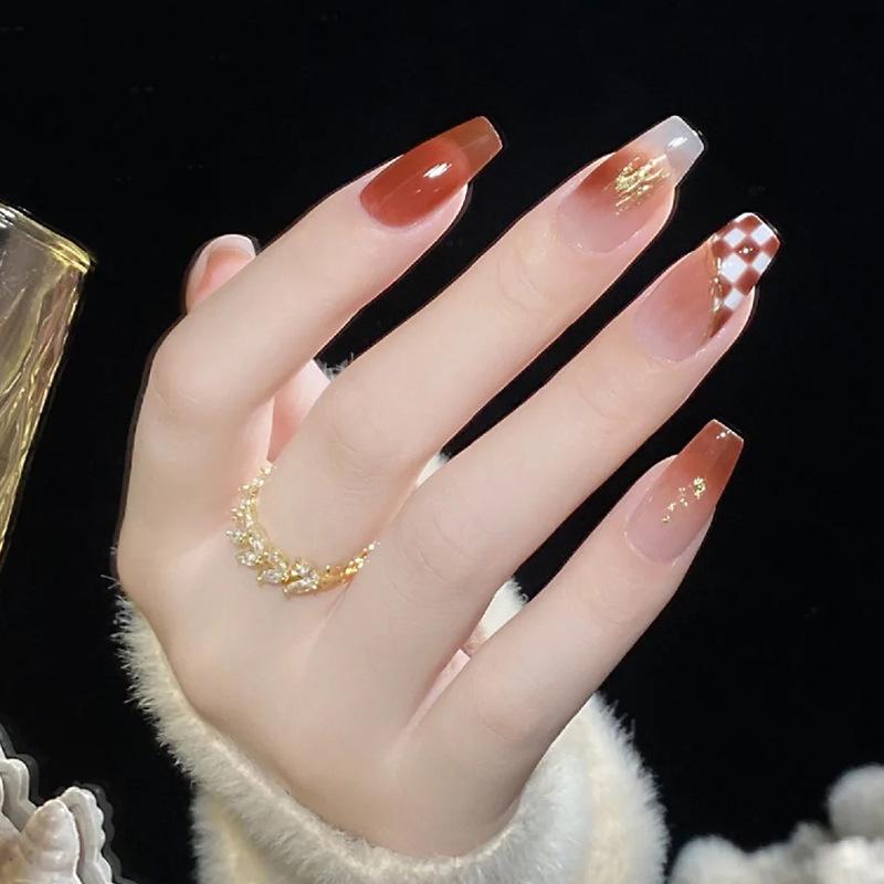 Накладные ногти бордовый градиент с золотым и клеточкой Bananahall 24 шт. LK13372 Красный (A9763) - фото 2 Накладные ногти бордовый градиент с золотым и клеточкой Bananahall 24 шт. LK13372 Красный (A9763) - фото 2