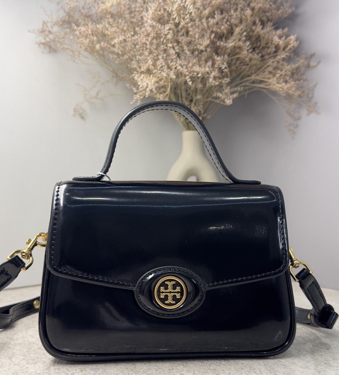Сумка женская Tory Burch Robinson Spazzolato лакированная с ручкой и ремнем Черный