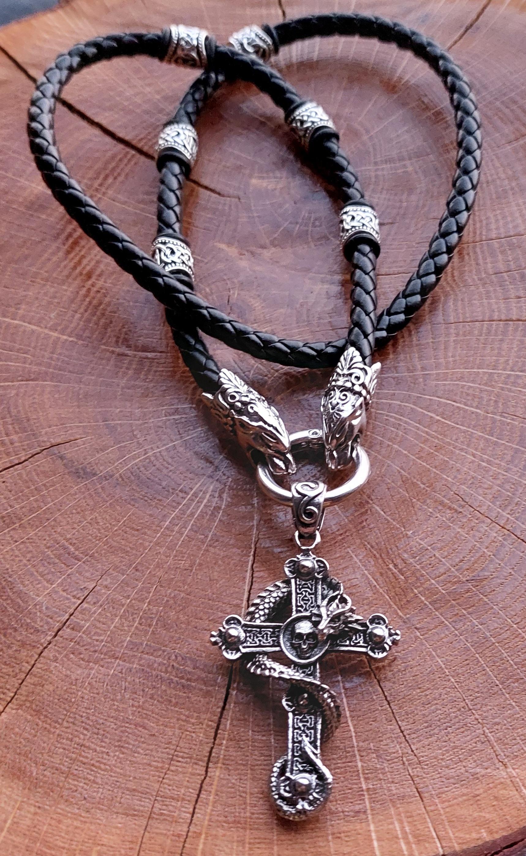 Колье оберег LITAURS с кулоном крест с драконом и черепом металлические вставки-руны (250711)