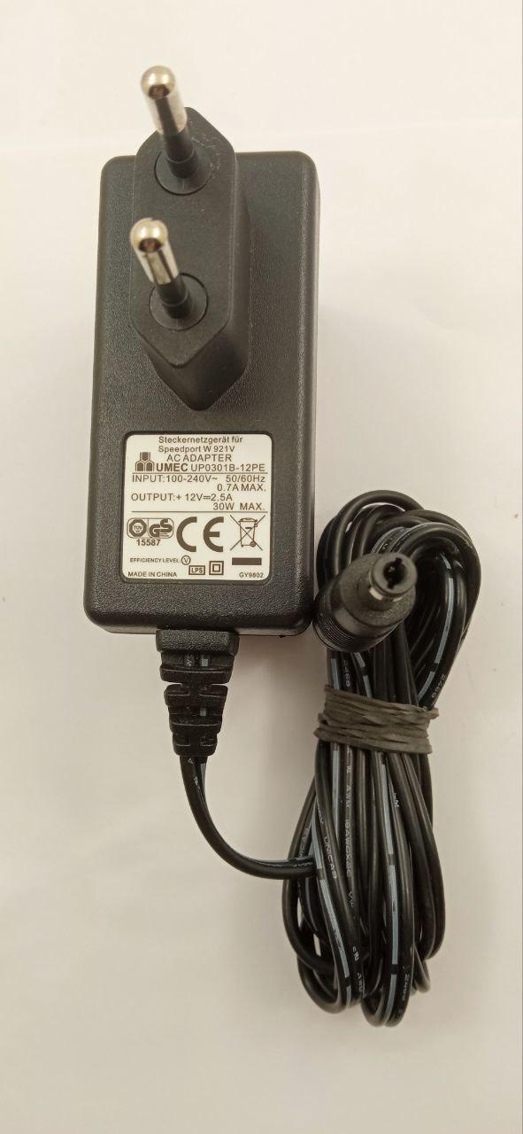 Блок живлення для ноутбуків імпульсний UMEC UP0301B-12PE 12V/2,5A 5,5х2,5 мм (32261) - фото 1