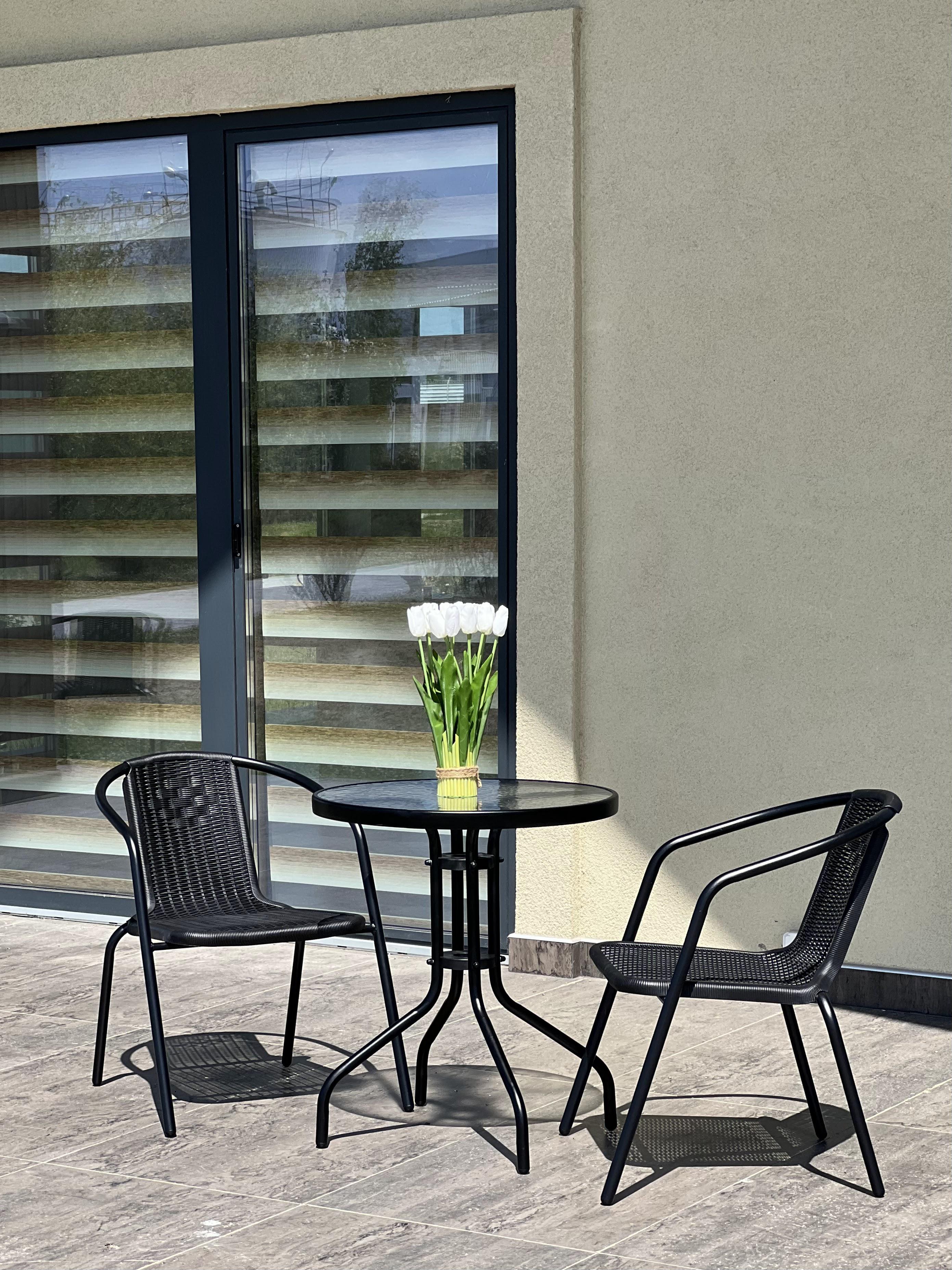 Комплект меблів 4Points Bari-2 круглий стіл та 2 стільці Чорний - фото 2