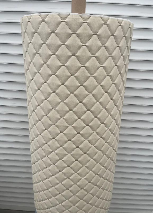 Кожзам автомобільний стьобаний 1,35 м Бежевий (54) - фото 2 Кожзам автомобільний стьобаний 1,35 м Бежевий (54) - фото 2