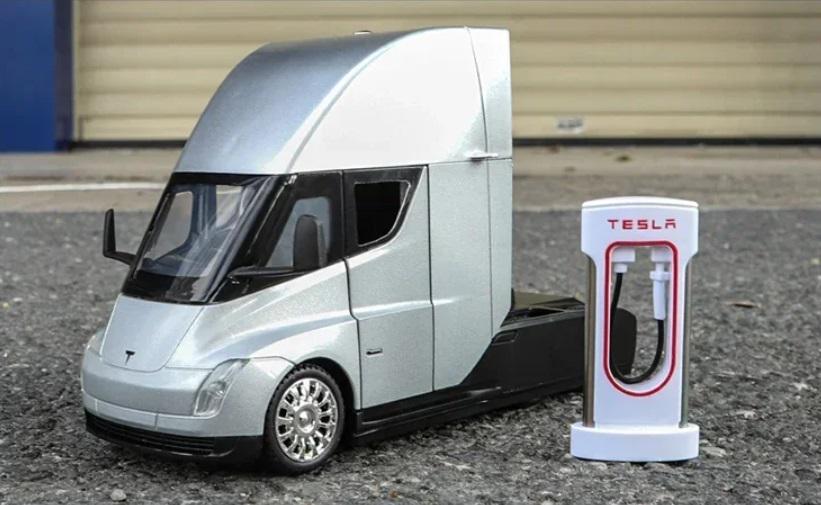 Модель автомобіля Tesla Semi металева Сірий (21572956)