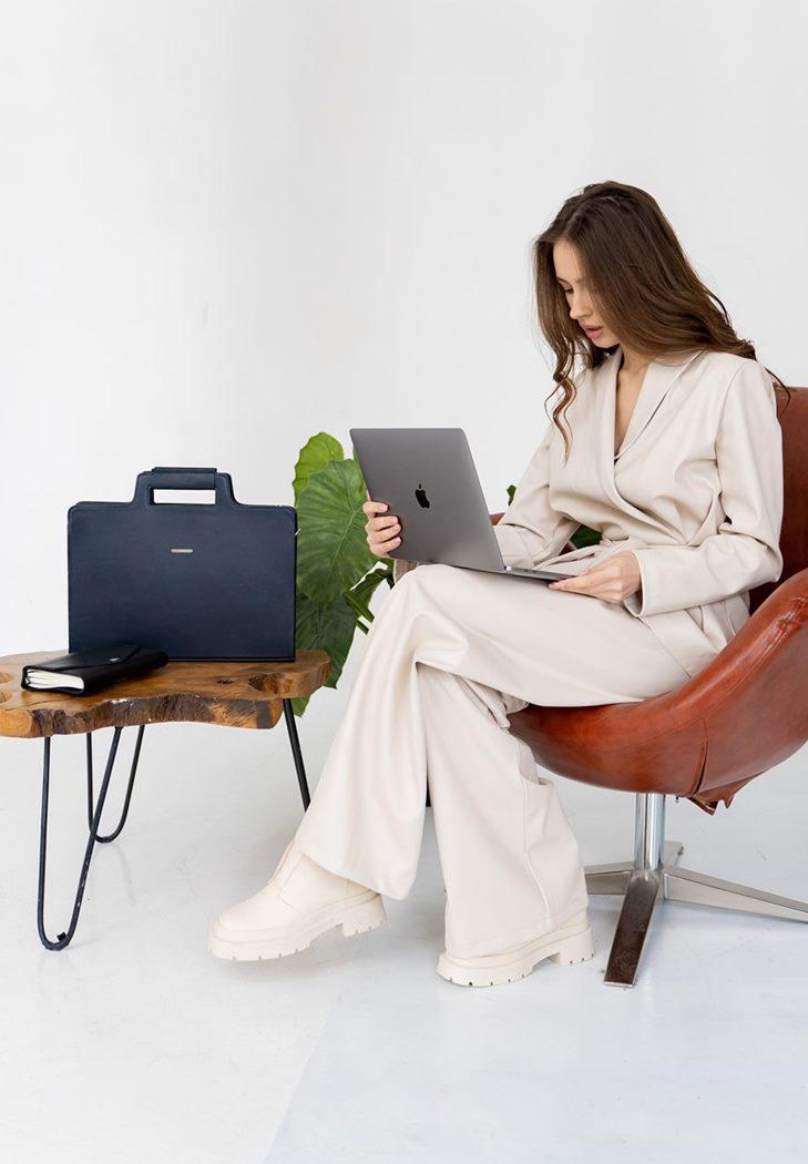 Сумка кожаная для ноутбука и документов Краст Темно-синий (A-026701) - фото 6 Сумка кожаная для ноутбука и документов Краст Темно-синий (A-026701) - фото 6