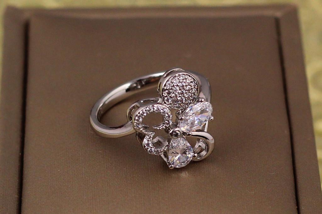 Каблучка Xuping Jewelry Локон пристрасті р. 19 Сріблястий