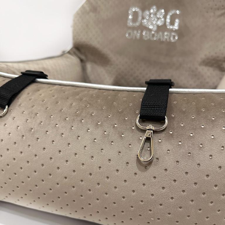 Автокрісло для собак Amore mio Cane Large до 16 кг 70х60х25 см Brown (CS-0037) - фото 2 Автокрісло для собак Amore mio Cane Large до 16 кг 70х60х25 см Brown (CS-0037) - фото 2