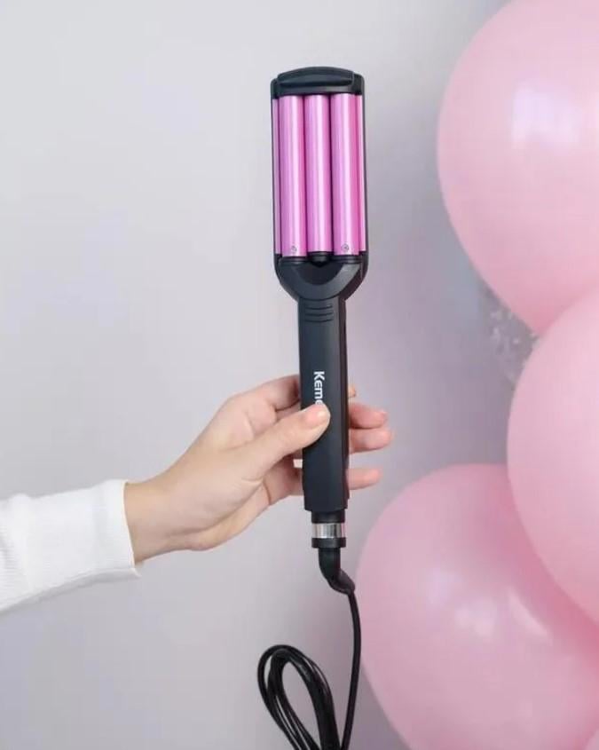 Плойка потрійна Kemei JFQ-KM-2022 керамічна 45 Вт Рожевий (2390000000) - фото 3 Плойка потрійна Kemei JFQ-KM-2022 керамічна 45 Вт Рожевий (2390000000) - фото 3