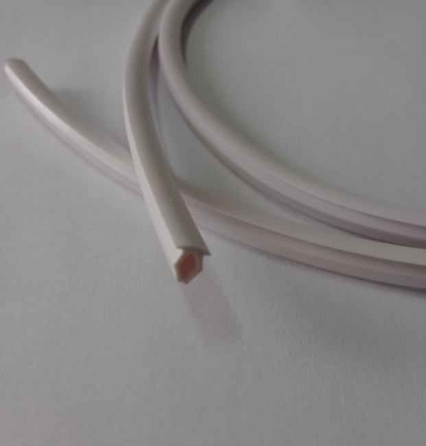 Заглушка антибруд домогосподарка 100 м Білий