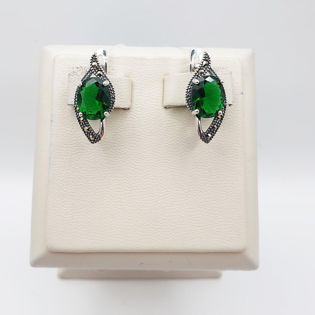 Серебряные серьги с изумрудом и марказитом 5,35 г (2684714398)