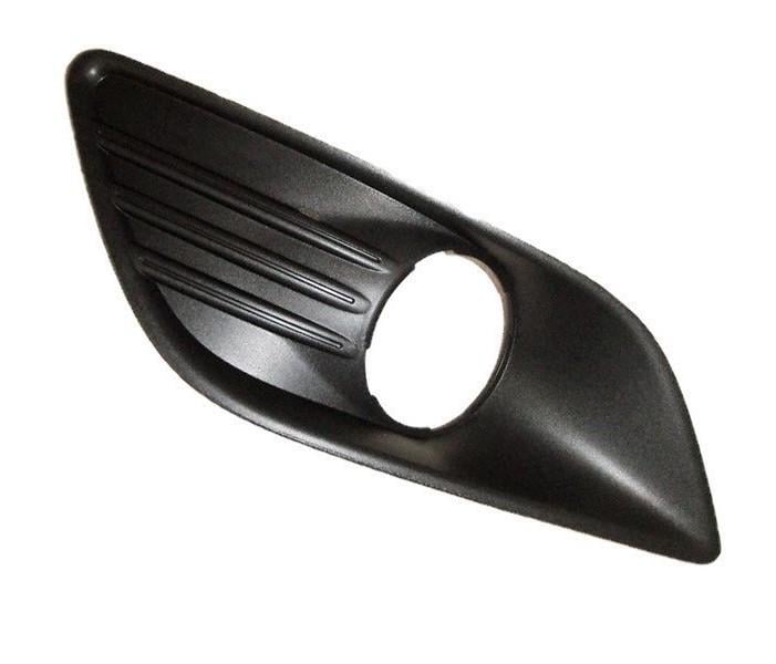 Решетка бампера AVTM Ford Focus 08-10 правая с отверстиями для противотуманок (2809 912)